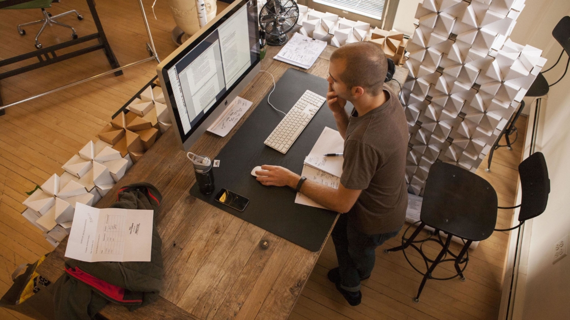 Standing desk best sale walking in place